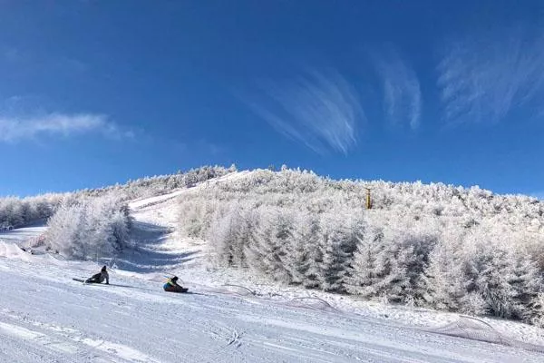 2021-2022神農(nóng)架?chē)?guó)際滑雪場(chǎng)門(mén)票價(jià)格費(fèi)用