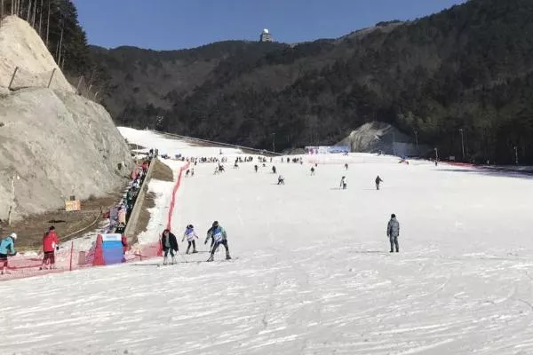 2020大明山萬松嶺滑雪場開放時間 大明山萬松嶺滑雪場旅游攻略